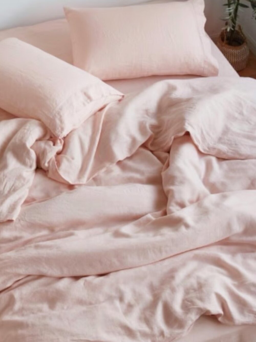 Sijo Pink QUEEN 3 Piece 100% French Linen Sheet Set. Fitted Sheet + 2 Pillowcase